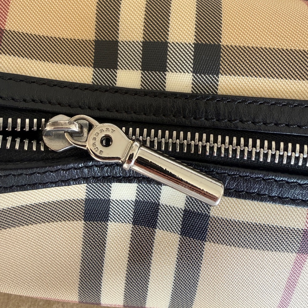 Burberry Barrel Bag - Picture 10 of 12